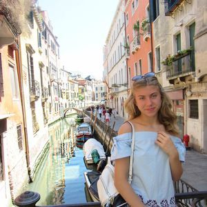 Meet your Posher, Emily